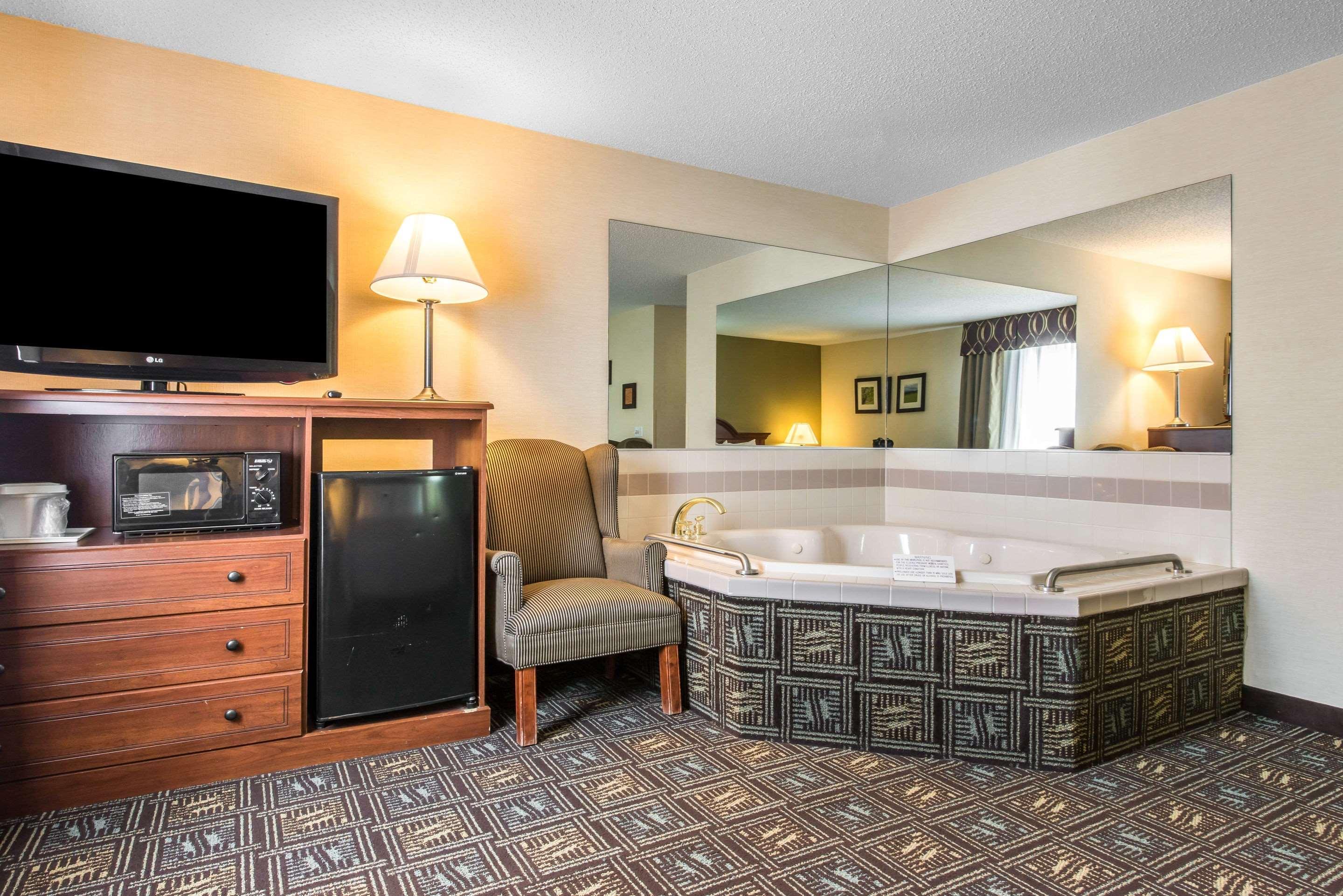 Comfort Inn Weirton Exterior foto